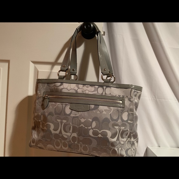 Coach shoulder handbag - Picture 1 of 9